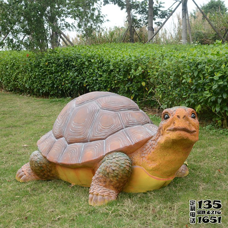 景區(qū)草坪玻璃鋼仿真動物爬行的烏龜雕塑 景區(qū)草坪玻璃鋼仿真動物爬行的烏龜雕塑
